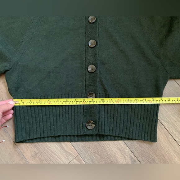 Like⭐️NEW⭐️Banana Republic 100% Merino Wool Sweater •Medium - Picture 12 of 15